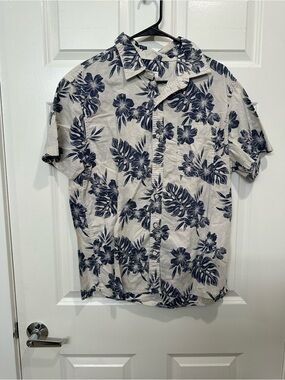 American Eagle Outfitters Cream Hawaiian Short-Sleeve Button-Down
